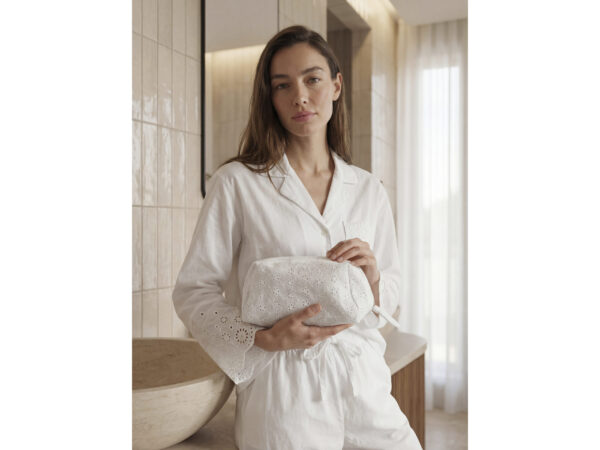 Kosmetikpung Weekend Stories  Suite One White