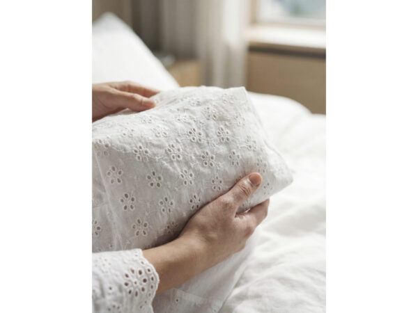 Kosmetikpung Weekend Stories  Suite One White