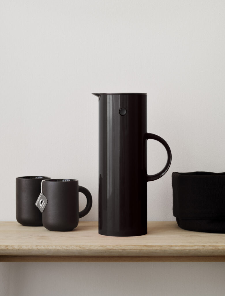 LS_930_EM77_vacuum_jug 1L_black_1